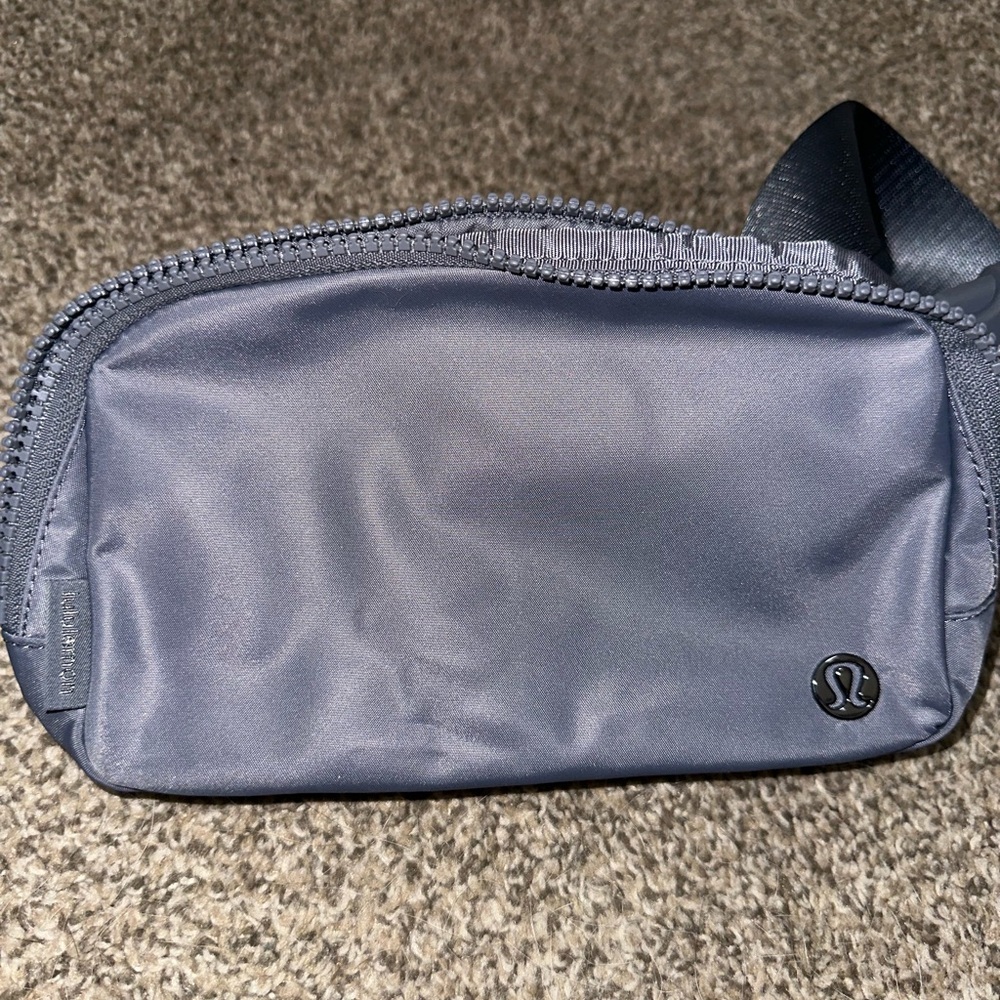 Lululemon Belt Bag 1L - Picture 2 of 3